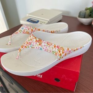 NIB Alegria size 42 11.5 12 ODE Prime Time Floral Flip Flops Thong Sandals Shoes